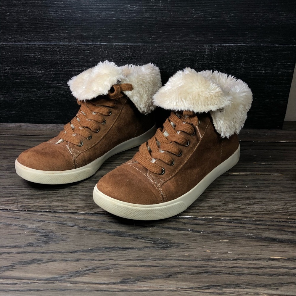 Fur boots